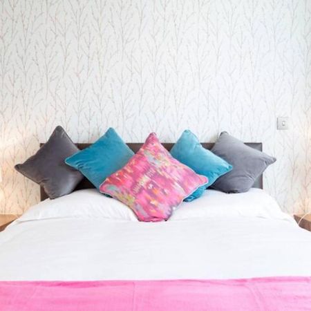 Contemporary & Homely Penthouse, 2 Mins Walk From Cambridge Station, Lift Access, Secured Gated On-Site Parking, Self Check-In, Super Fast Wifi, Terrace & Sleeps 6 Екстер'єр фото