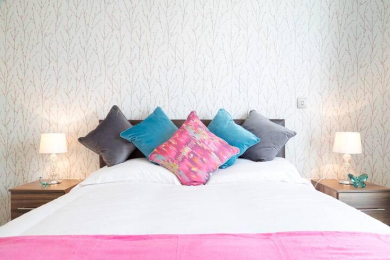 Contemporary & Homely Penthouse, 2 Mins Walk From Cambridge Station, Lift Access, Secured Gated On-Site Parking, Self Check-In, Super Fast Wifi, Terrace & Sleeps 6 Екстер'єр фото