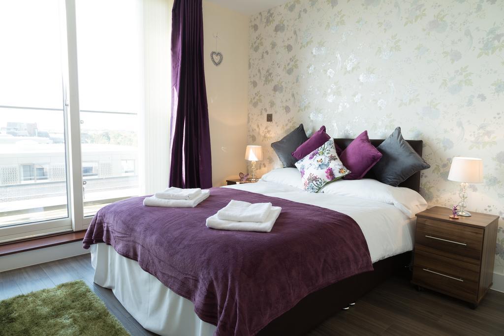 Contemporary & Homely Penthouse, 2 Mins Walk From Cambridge Station, Lift Access, Secured Gated On-Site Parking, Self Check-In, Super Fast Wifi, Terrace & Sleeps 6 Екстер'єр фото