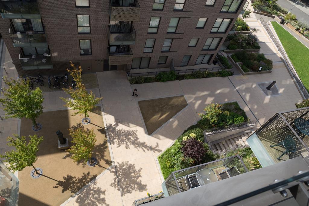 Contemporary & Homely Penthouse, 2 Mins Walk From Cambridge Station, Lift Access, Secured Gated On-Site Parking, Self Check-In, Super Fast Wifi, Terrace & Sleeps 6 Екстер'єр фото