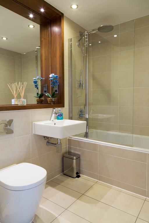 Contemporary & Homely Penthouse, 2 Mins Walk From Cambridge Station, Lift Access, Secured Gated On-Site Parking, Self Check-In, Super Fast Wifi, Terrace & Sleeps 6 Екстер'єр фото