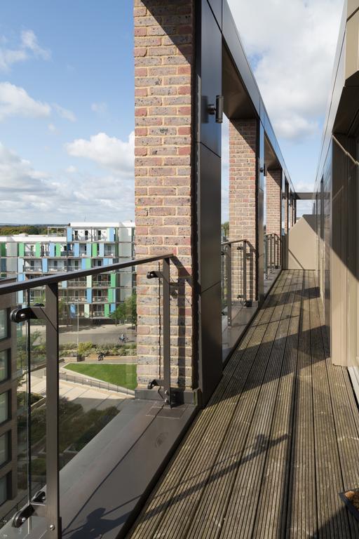 Contemporary & Homely Penthouse, 2 Mins Walk From Cambridge Station, Lift Access, Secured Gated On-Site Parking, Self Check-In, Super Fast Wifi, Terrace & Sleeps 6 Екстер'єр фото