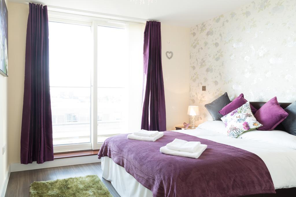 Contemporary & Homely Penthouse, 2 Mins Walk From Cambridge Station, Lift Access, Secured Gated On-Site Parking, Self Check-In, Super Fast Wifi, Terrace & Sleeps 6 Екстер'єр фото