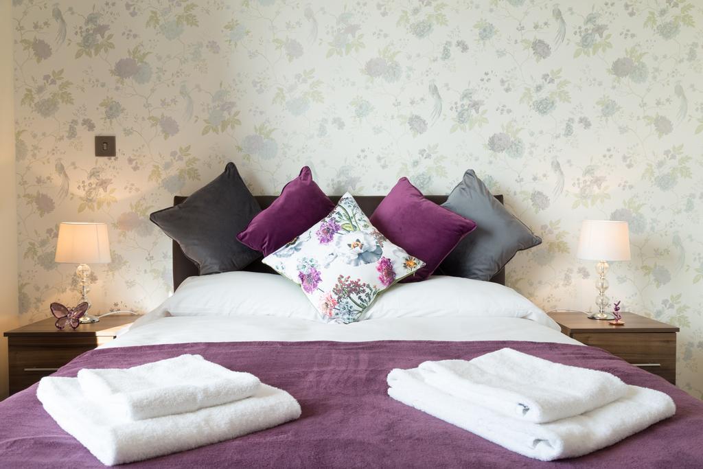 Contemporary & Homely Penthouse, 2 Mins Walk From Cambridge Station, Lift Access, Secured Gated On-Site Parking, Self Check-In, Super Fast Wifi, Terrace & Sleeps 6 Екстер'єр фото