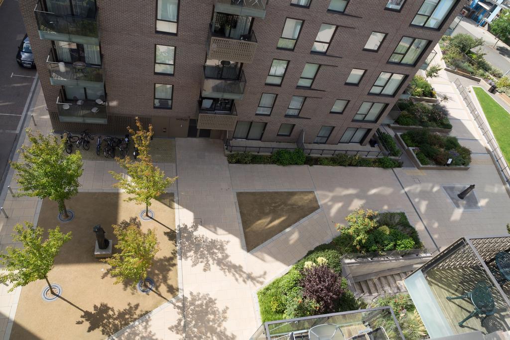 Contemporary & Homely Penthouse, 2 Mins Walk From Cambridge Station, Lift Access, Secured Gated On-Site Parking, Self Check-In, Super Fast Wifi, Terrace & Sleeps 6 Екстер'єр фото